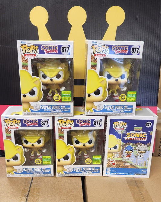 FUNKO POP! GAMES: SONIC THE HEDGEHOG - SUPER SONIC [FIRST APPEARANCE][GITD] **2022 SDCC EXCLUSIVE** #877